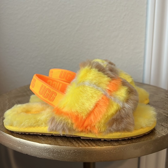 UGG Kids Fluff Yeah canary yellow plaid punk slip on slide sandals. Size 11 - Picture 4 of 9